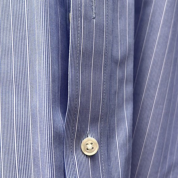 Gently worn, perfect condition Eagle Mens Regular Fit Non Iron Dress shirt. - Picture 4 of 7